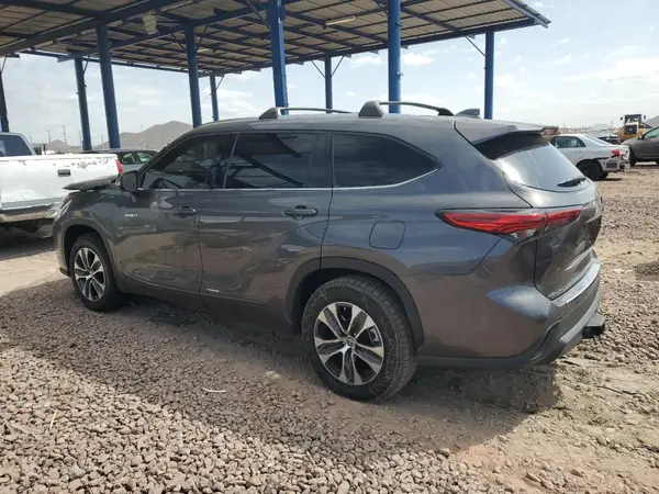 5TDGARAH3MS509586 2021 TOYOTA HIGHLANDER - Image 2