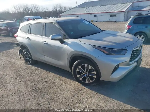 5TDGARAH3NS513073 2022 TOYOTA HIGHLANDER - Image 1