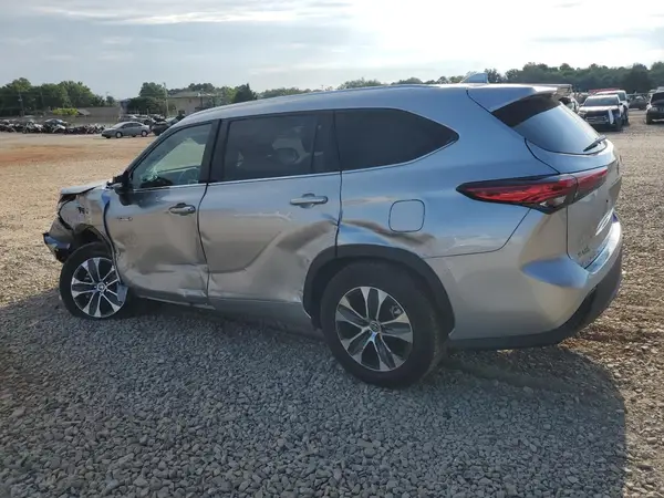 5TDGARAH4LS501902 2020 TOYOTA HIGHLANDER - Image 2