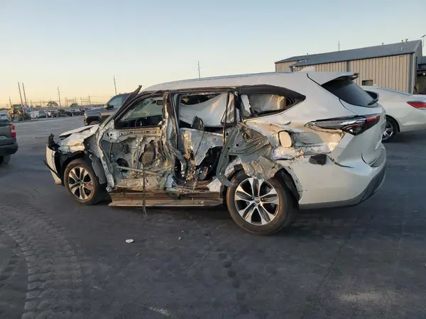 5TDGARAH4MS010179 2021 TOYOTA HIGHLANDER - Image 2