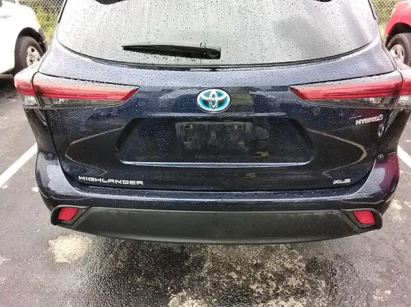 5TDGARAH4MS010568 2021 TOYOTA HIGHLANDER - Image 2