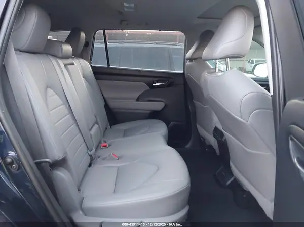 5TDGARAH4MS505241 2021 TOYOTA HIGHLANDER - Image 8