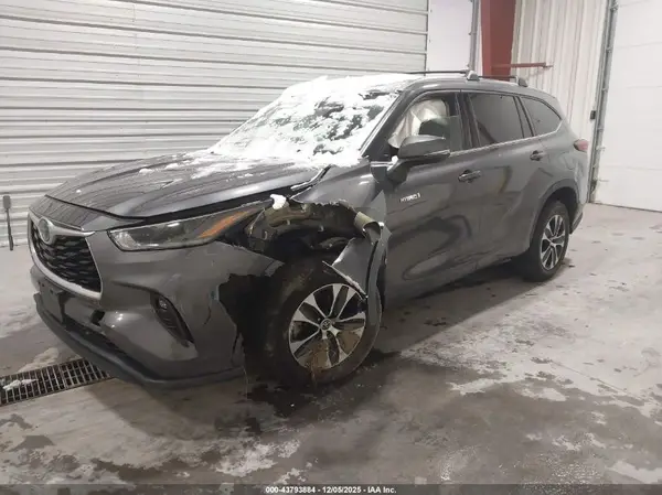 5TDGARAH4MS505837 2021 TOYOTA HIGHLANDER - Image 2