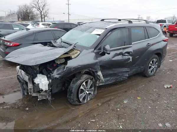 5TDGARAH4MS506129 2021 TOYOTA HIGHLANDER - Image 2