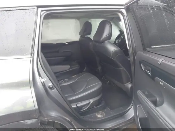 5TDGARAH4MS506129 2021 TOYOTA HIGHLANDER - Image 8
