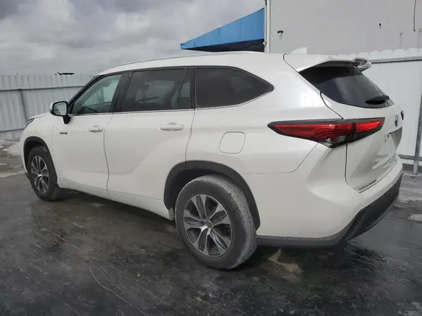 5TDGARAH4MS506311 2021 TOYOTA HIGHLANDER - Image 2