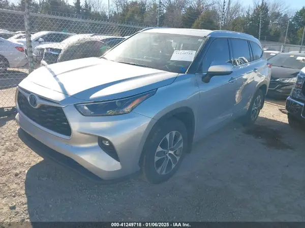 5TDGARAH4NS515818 2022 TOYOTA HIGHLANDER - Image 2