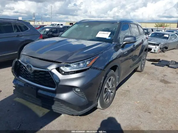 5TDGARAH5LS501116 2020 TOYOTA HIGHLANDER - Image 2