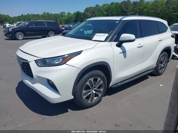 5TDGARAH5LS502265 2020 TOYOTA HIGHLANDER - Image 2