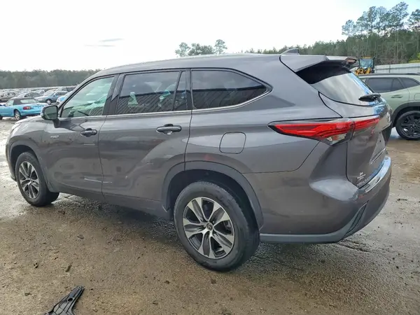 5TDGARAH5MS507029 2021 TOYOTA HIGHLANDER - Image 2