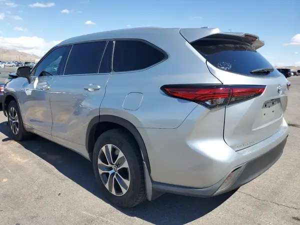 5TDGARAH5NS516010 2022 TOYOTA HIGHLANDER - Image 2