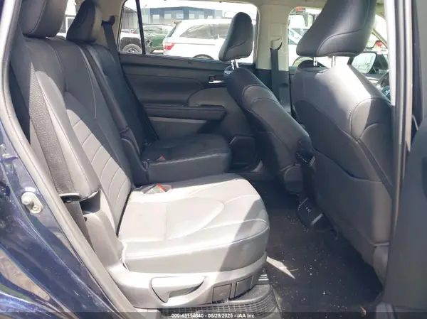 5TDGARAH6LS002440 2020 TOYOTA HIGHLANDER - Image 8