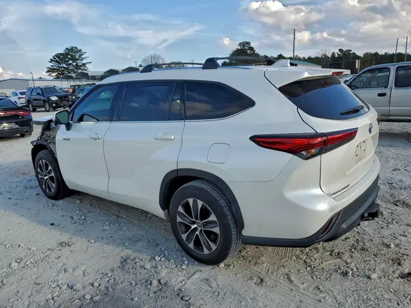 5TDGARAH6LS002941 2020 TOYOTA HIGHLANDER - Image 2