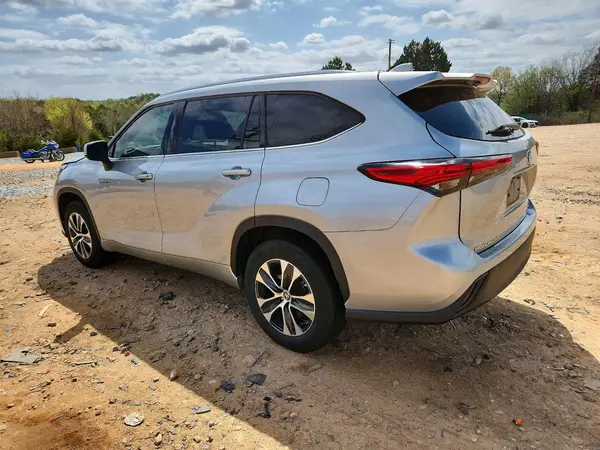 5TDGARAH6LS500931 2020 TOYOTA HIGHLANDER - Image 2