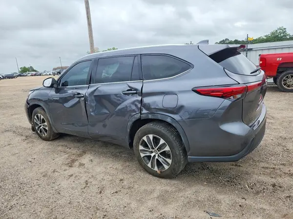 5TDGARAH6LS502842 2020 TOYOTA HIGHLANDER - Image 2