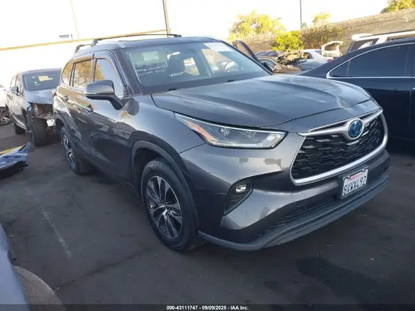 5TDGARAH6MS008658 2021 TOYOTA HIGHLANDER - Image 1
