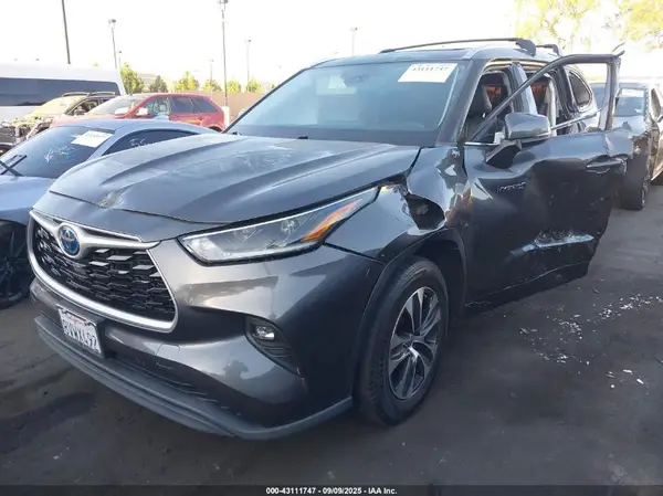 5TDGARAH6MS008658 2021 TOYOTA HIGHLANDER - Image 2