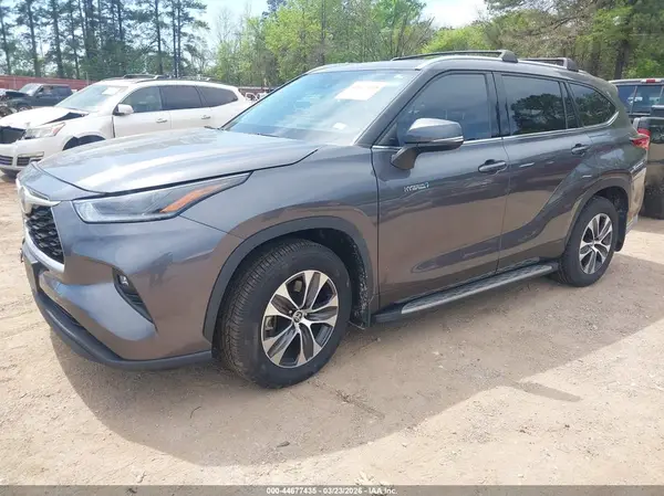 5TDGARAH6MS011737 2021 TOYOTA HIGHLANDER - Image 2