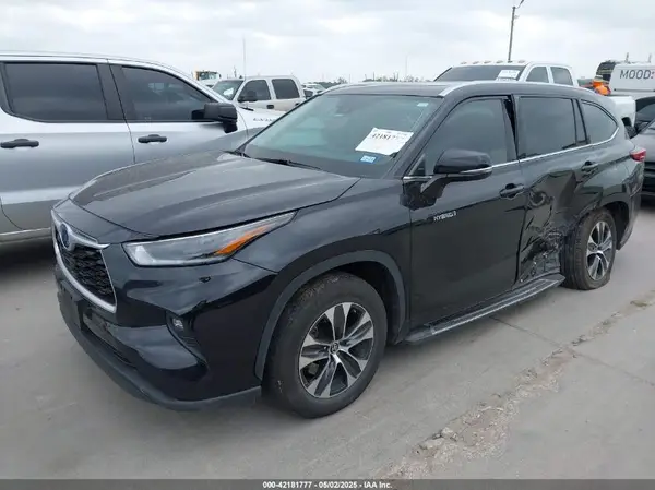 5TDGARAH6MS504009 2021 TOYOTA HIGHLANDER - Image 2