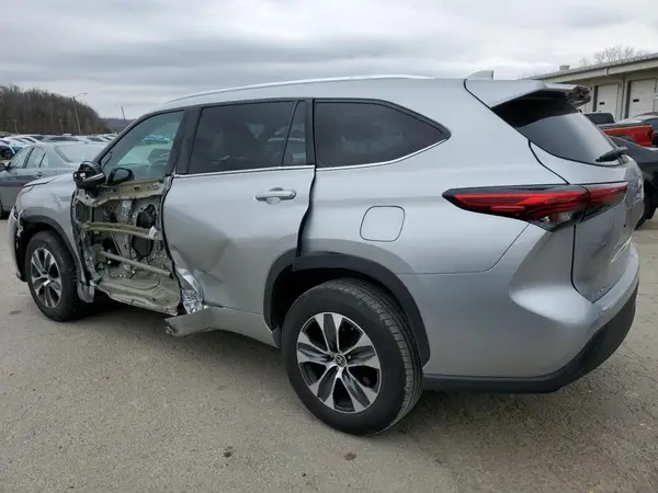5TDGARAH6MS507735 2021 TOYOTA HIGHLANDER - Image 2