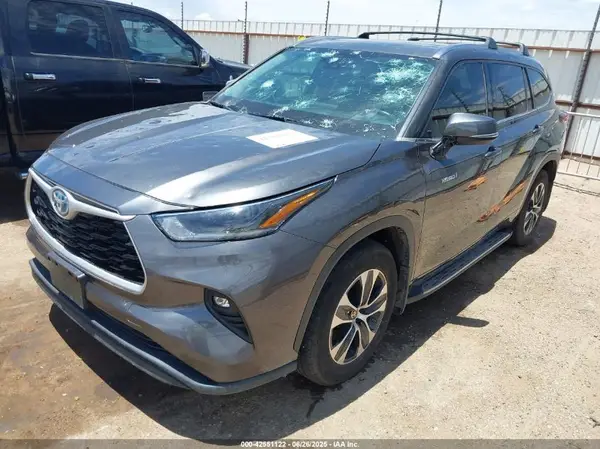 5TDGARAH6MS508397 2021 TOYOTA HIGHLANDER - Image 2