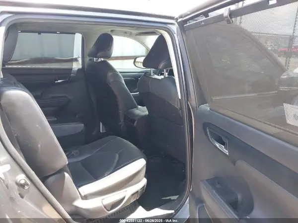 5TDGARAH6MS508397 2021 TOYOTA HIGHLANDER - Image 8