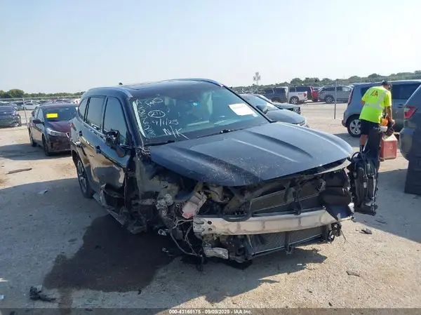 5TDGARAH6MS509548 2021 TOYOTA HIGHLANDER - Image 1