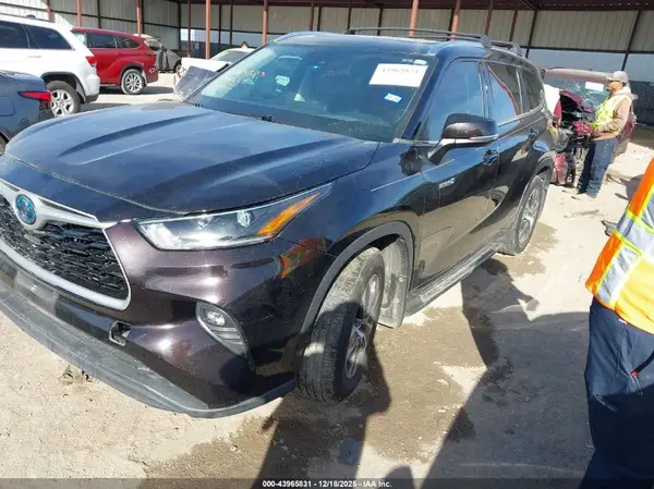 5TDGARAH7MS006112 2021 TOYOTA HIGHLANDER - Image 2