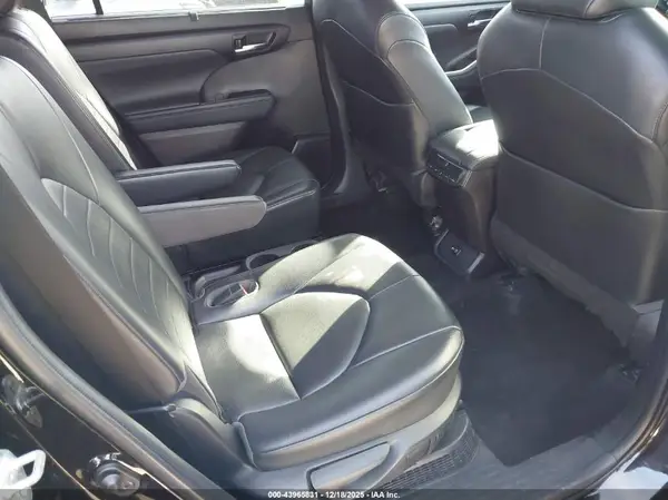 5TDGARAH7MS006112 2021 TOYOTA HIGHLANDER - Image 8