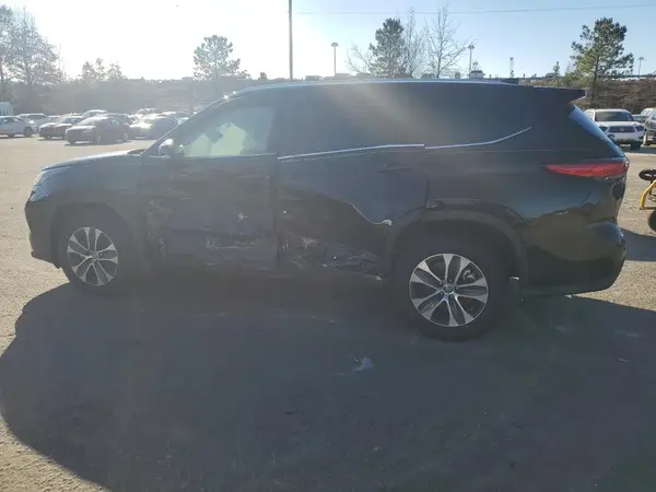 5TDGARAH7NS514663 2022 TOYOTA HIGHLANDER - Image 2