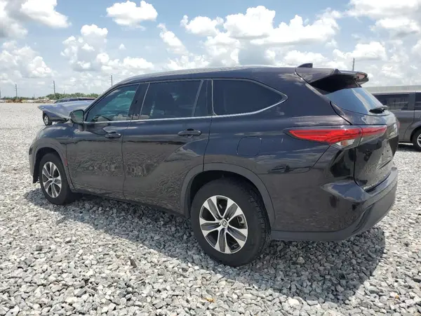 5TDGARAH8NS013636 2022 TOYOTA HIGHLANDER - Image 2