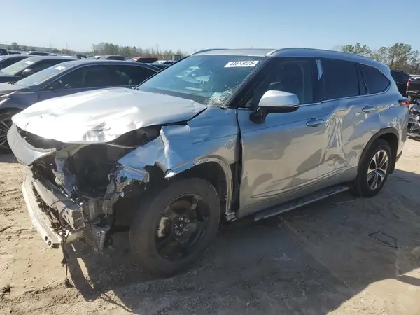5TDGARAH8NS515501 2022 TOYOTA HIGHLANDER - Image 1