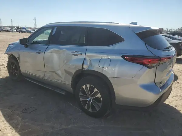 5TDGARAH8NS515501 2022 TOYOTA HIGHLANDER - Image 2