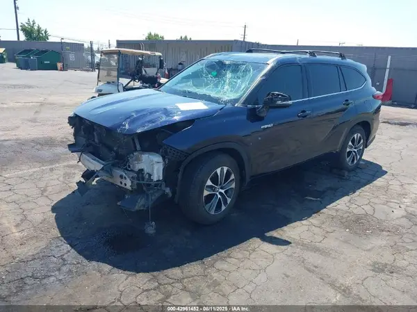 5TDGARAH9LS500292 2020 TOYOTA HIGHLANDER - Image 2