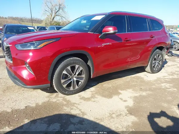 5TDGARAH9MS008508 2021 TOYOTA HIGHLANDER - Image 2