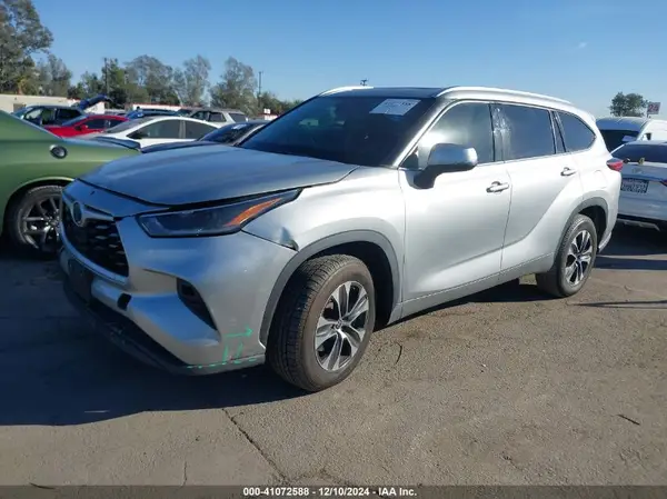 5TDGARAH9MS009089 2021 TOYOTA HIGHLANDER - Image 2