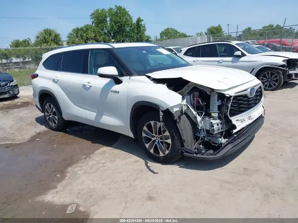 5TDGARAHXMS503736 2021 TOYOTA HIGHLANDER - Image 1