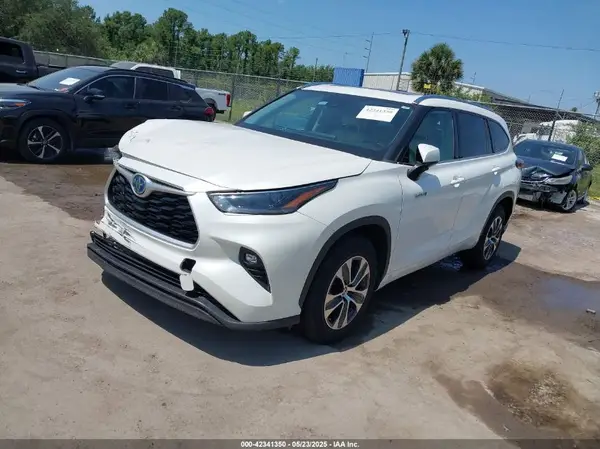 5TDGARAHXMS503736 2021 TOYOTA HIGHLANDER - Image 2