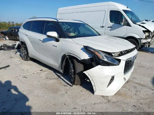 5TDGARAHXMS504059 2021 TOYOTA HIGHLANDER - Image 1