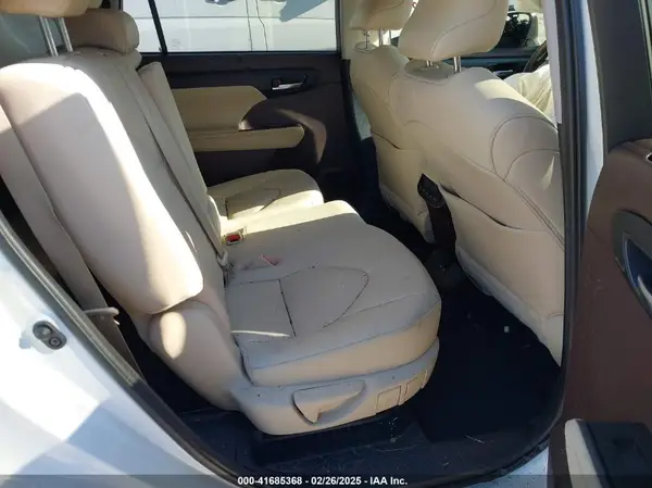 5TDGARAHXMS504059 2021 TOYOTA HIGHLANDER - Image 8