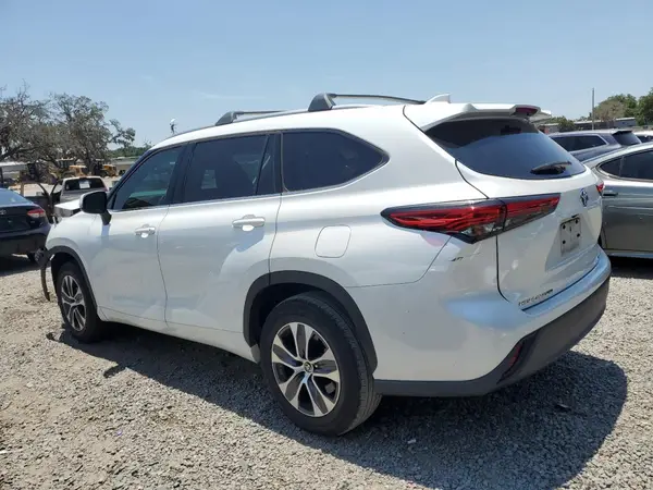 5TDGARAHXNS513118 2022 TOYOTA HIGHLANDER - Image 2