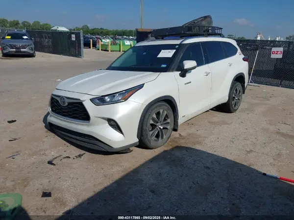 5TDGBRCH0LS000256 2020 TOYOTA HIGHLANDER - Image 2