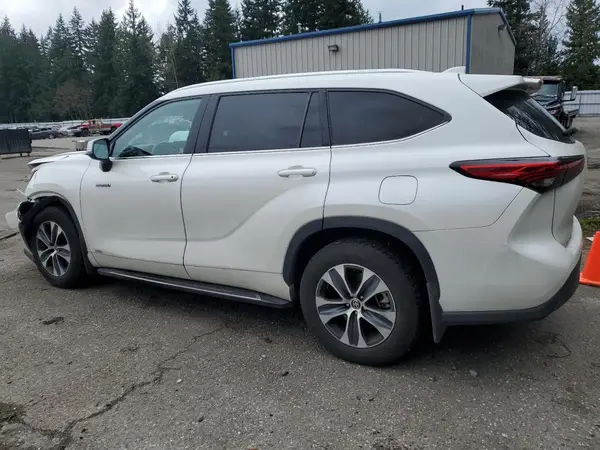 5TDGBRCH0LS505472 2020 TOYOTA HIGHLANDER - Image 2