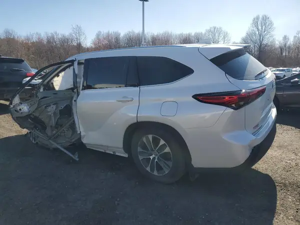 5TDGBRCH0LS508744 2020 TOYOTA HIGHLANDER - Image 2