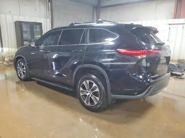 5TDGBRCH0MS039091 2021 TOYOTA HIGHLANDER - Image 2