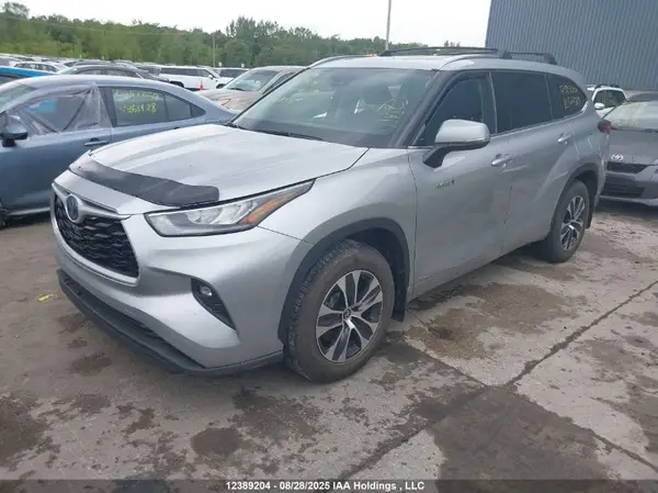 5TDGBRCH0MS527389 2021 TOYOTA HIGHLANDER - Image 2