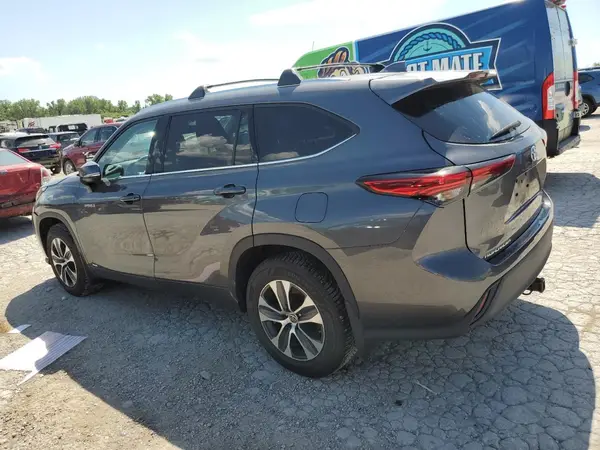 5TDGBRCH0MS530163 2021 TOYOTA HIGHLANDER - Image 2