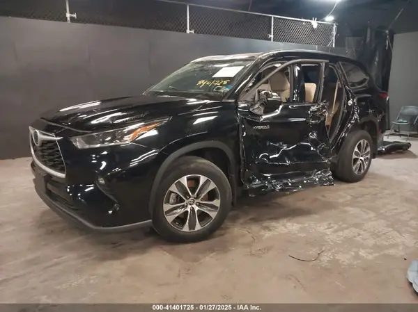 5TDGBRCH0MS530583 2021 TOYOTA HIGHLANDER - Image 2