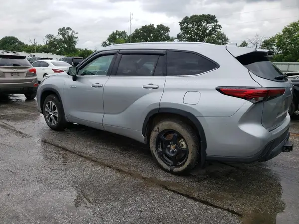 5TDGBRCH0MS534293 2021 TOYOTA HIGHLANDER - Image 2