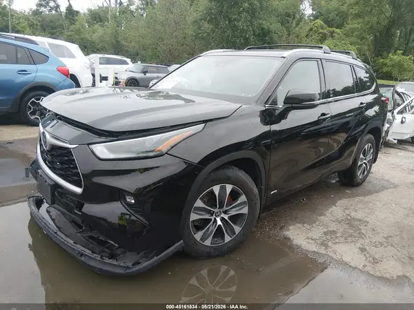 5TDGBRCH0NS075848 2022 TOYOTA HIGHLANDER - Image 2